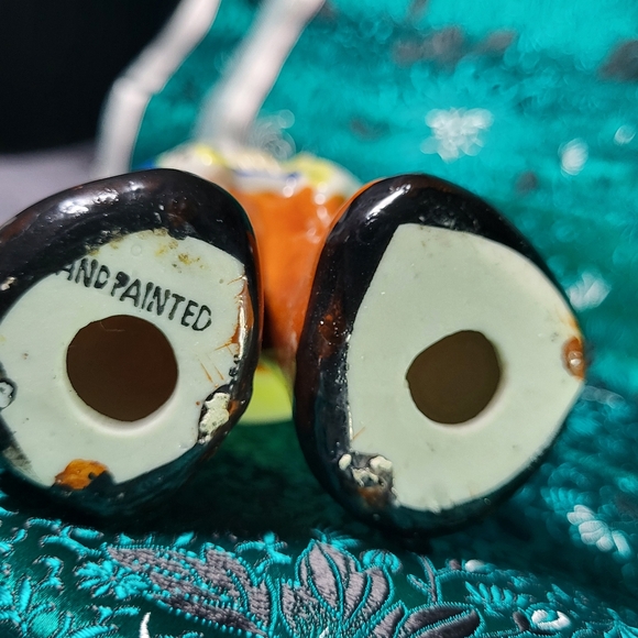 Vintage Porcelain hand painted Asian Man in traditional outfit 7" figurine - Picture 8 of 8